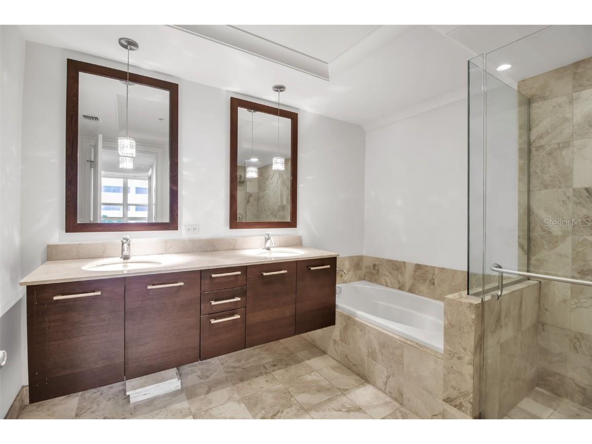 1350 Main Street #707 Sarasota FL 34236 A4674555 image34