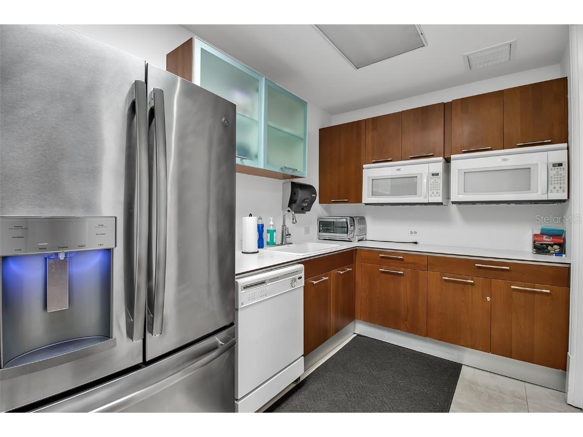 1350 Main Street #707 Sarasota FL 34236 A4674555 image56