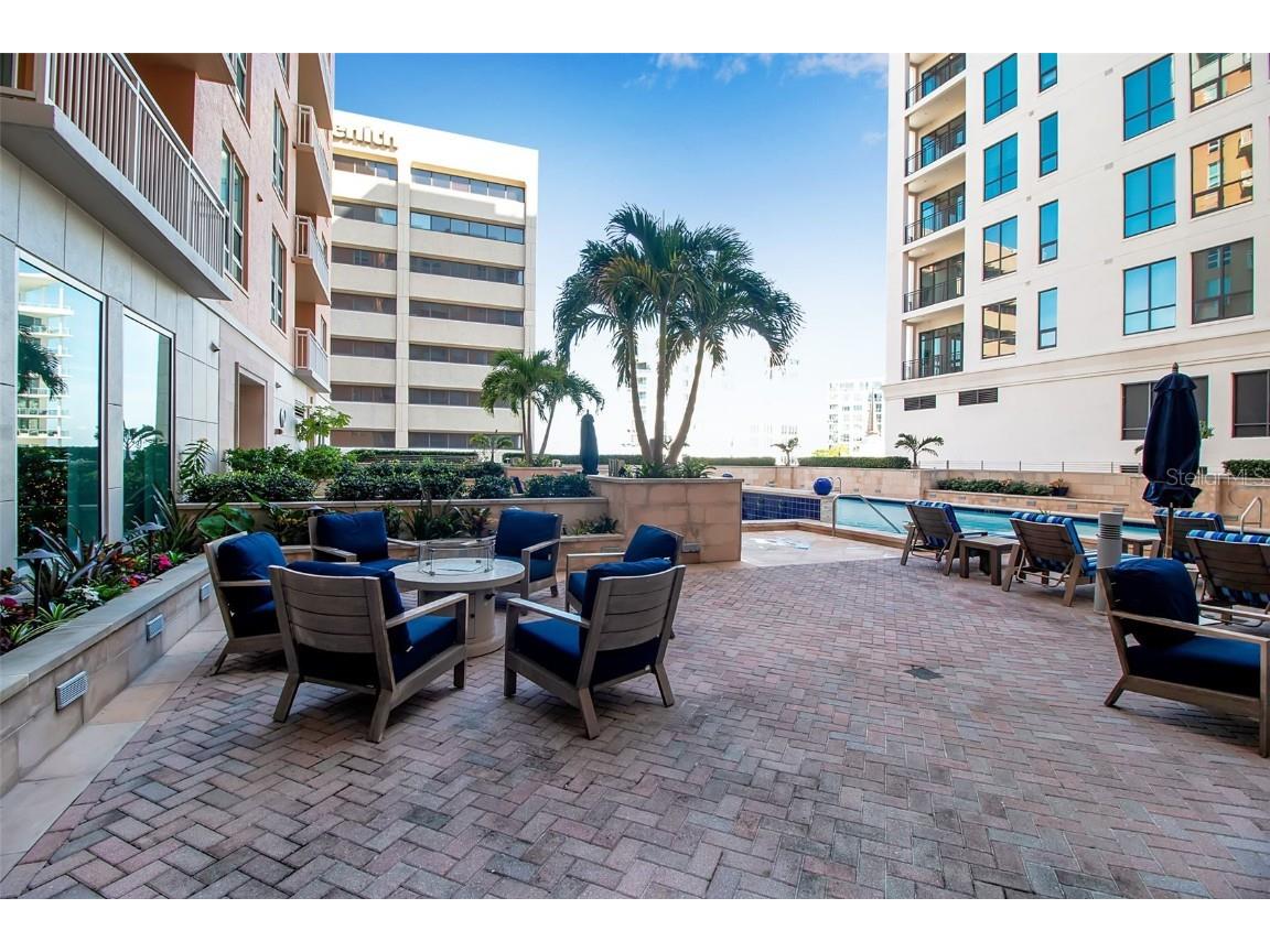 1350 Main Street #707 Sarasota FL 34236 A4674555 image58