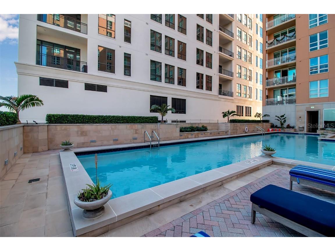 1350 Main Street #707 Sarasota FL 34236 A4674555 image61