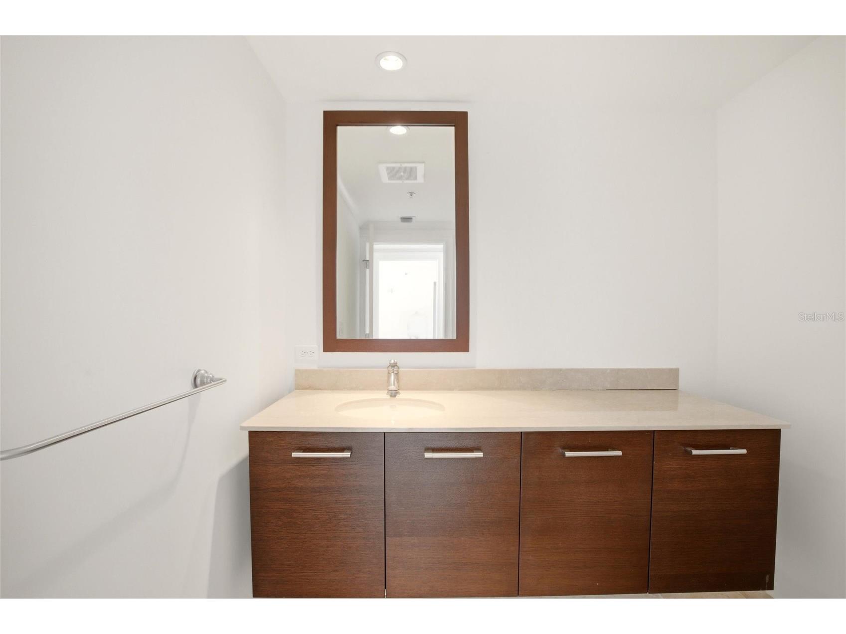 1350 Main Street #707 Sarasota FL 34236 A4695236 image19