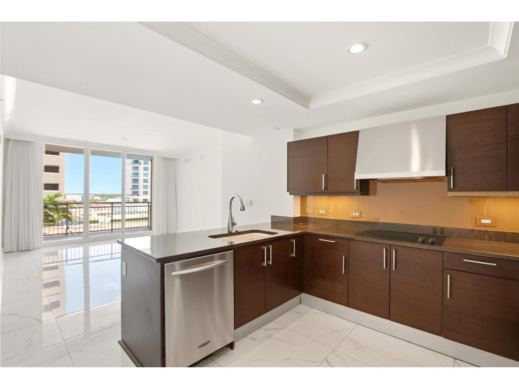 1350 Main Street #707 Sarasota FL 34236 A4695236 image5