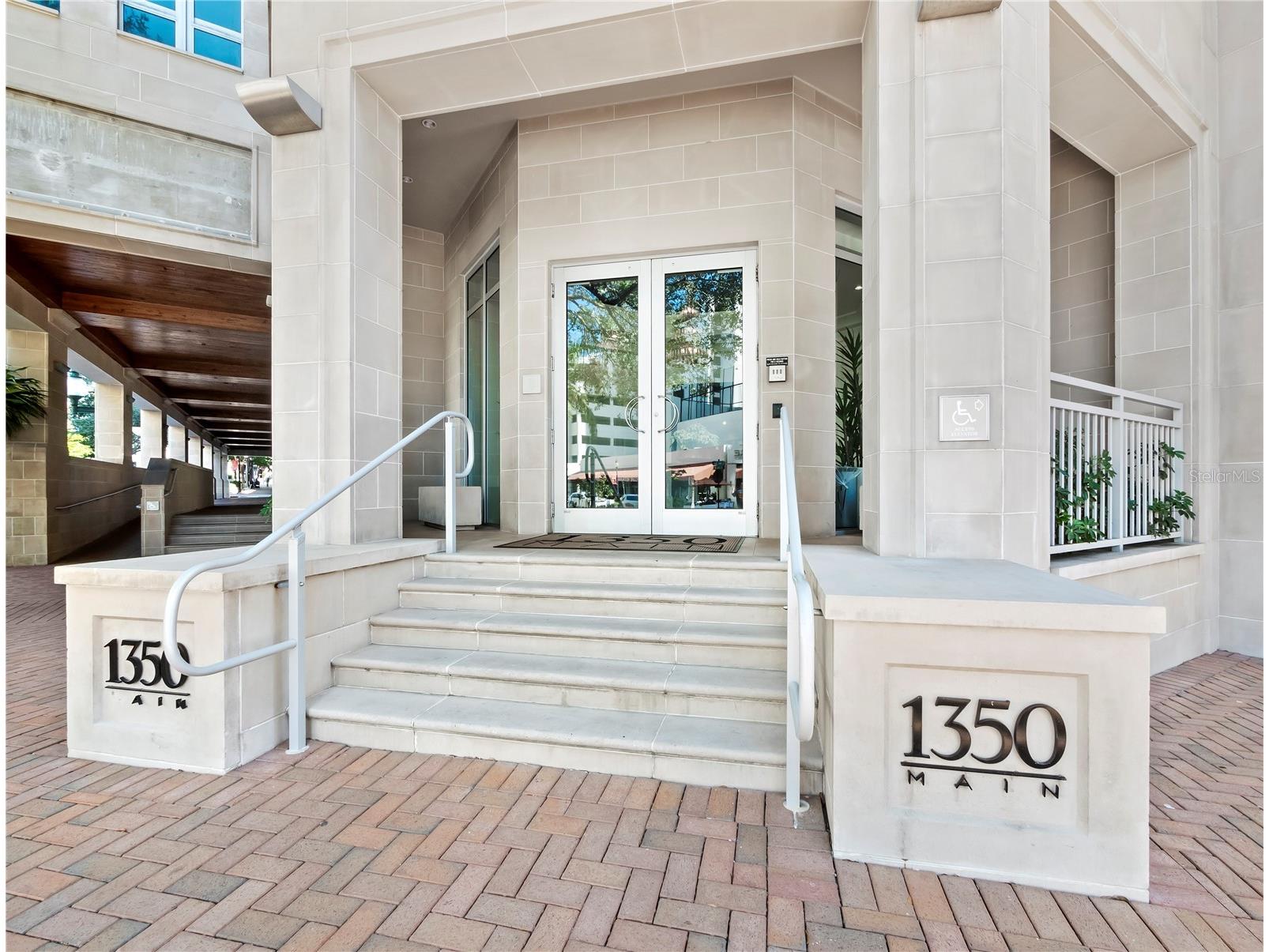 1350 Main Street #712 Sarasota FL 34236 A4680431 image3