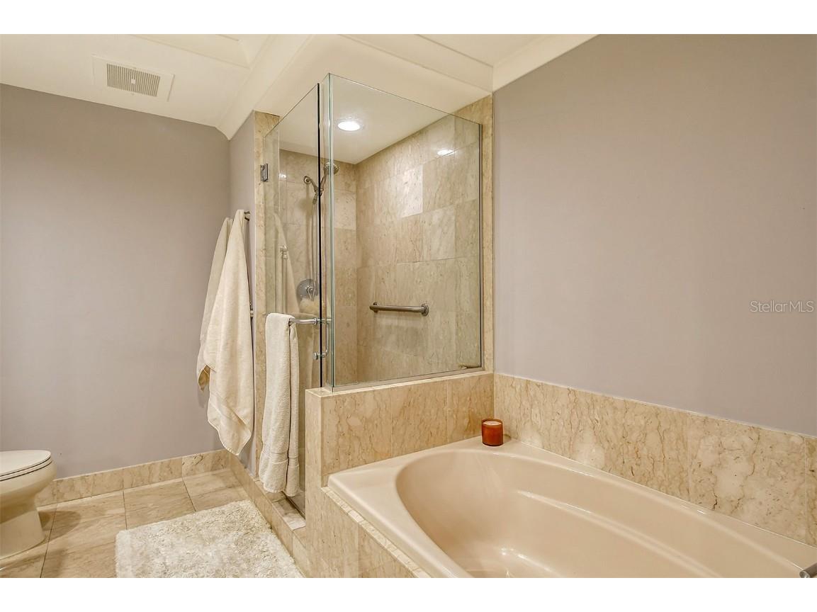 1350 Main Street #903 Sarasota FL 34236 A4549095 image25