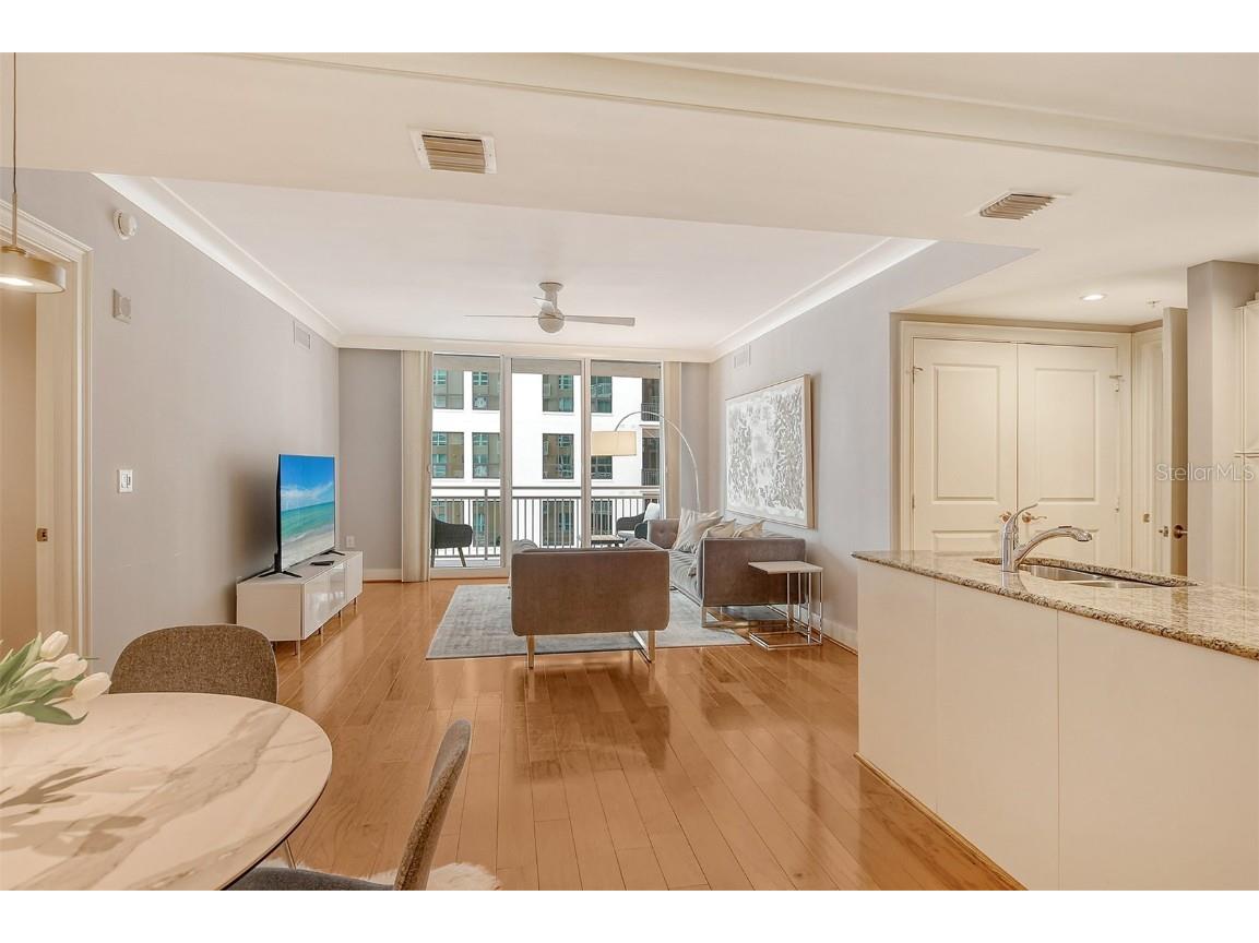 1350 Main Street #903 Sarasota FL 34236 A4549095 image5