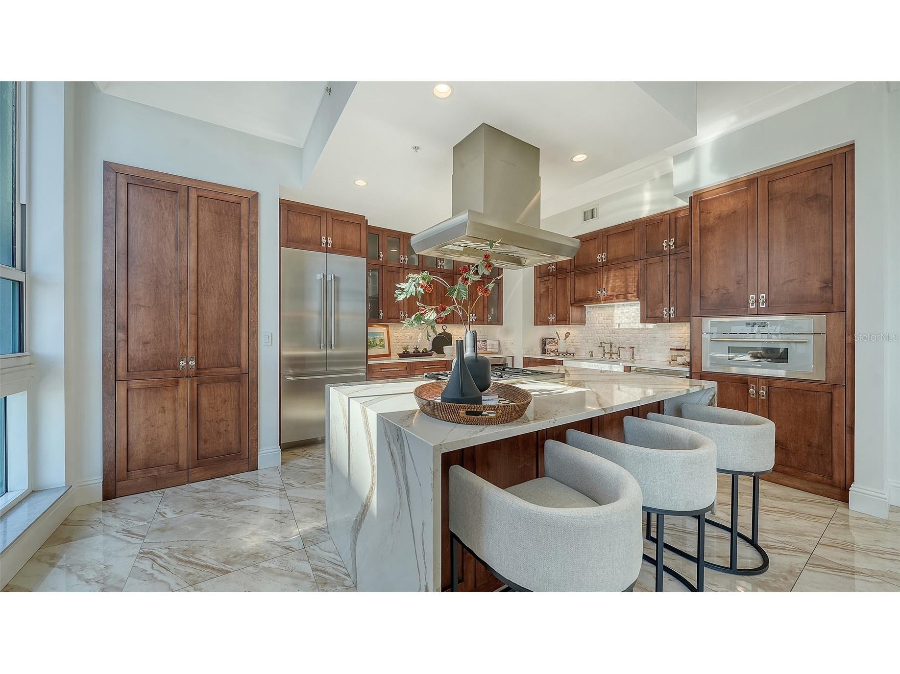 1350 Main Street #PH-1701 Sarasota FL 34236 A4681396 image11