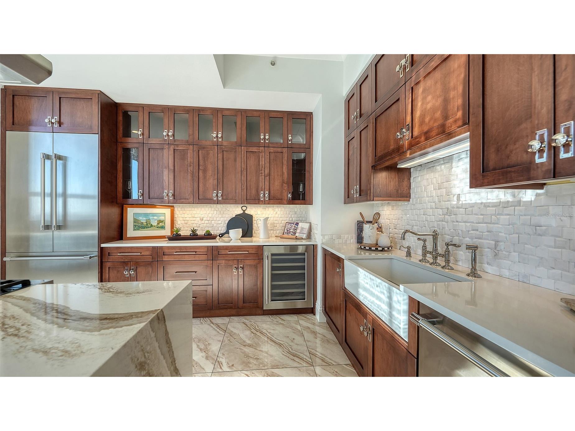 1350 Main Street #PH-1701 Sarasota FL 34236 A4681396 image12