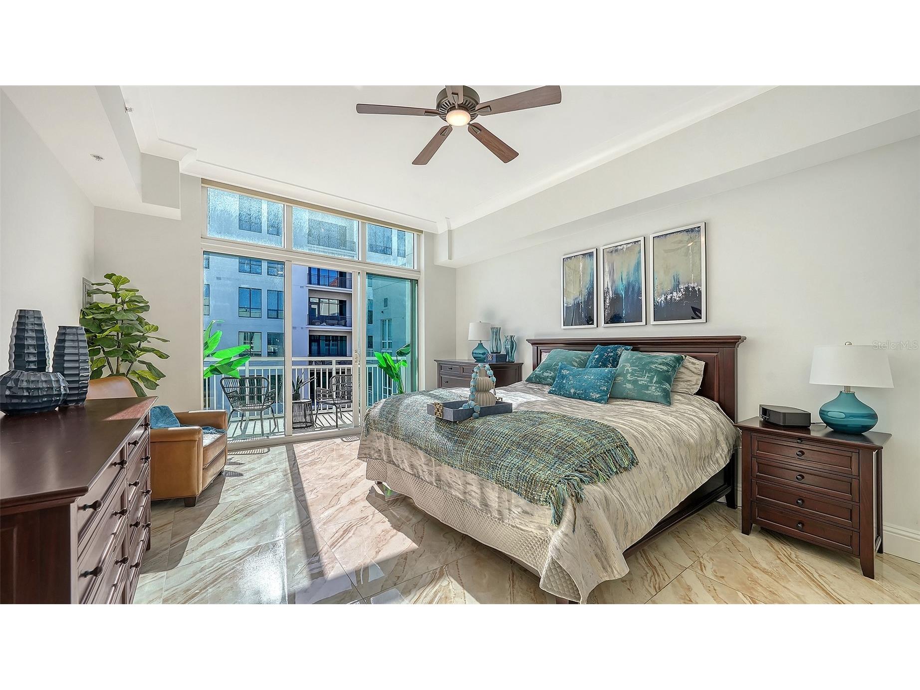 1350 Main Street #PH-1701 Sarasota FL 34236 A4681396 image14