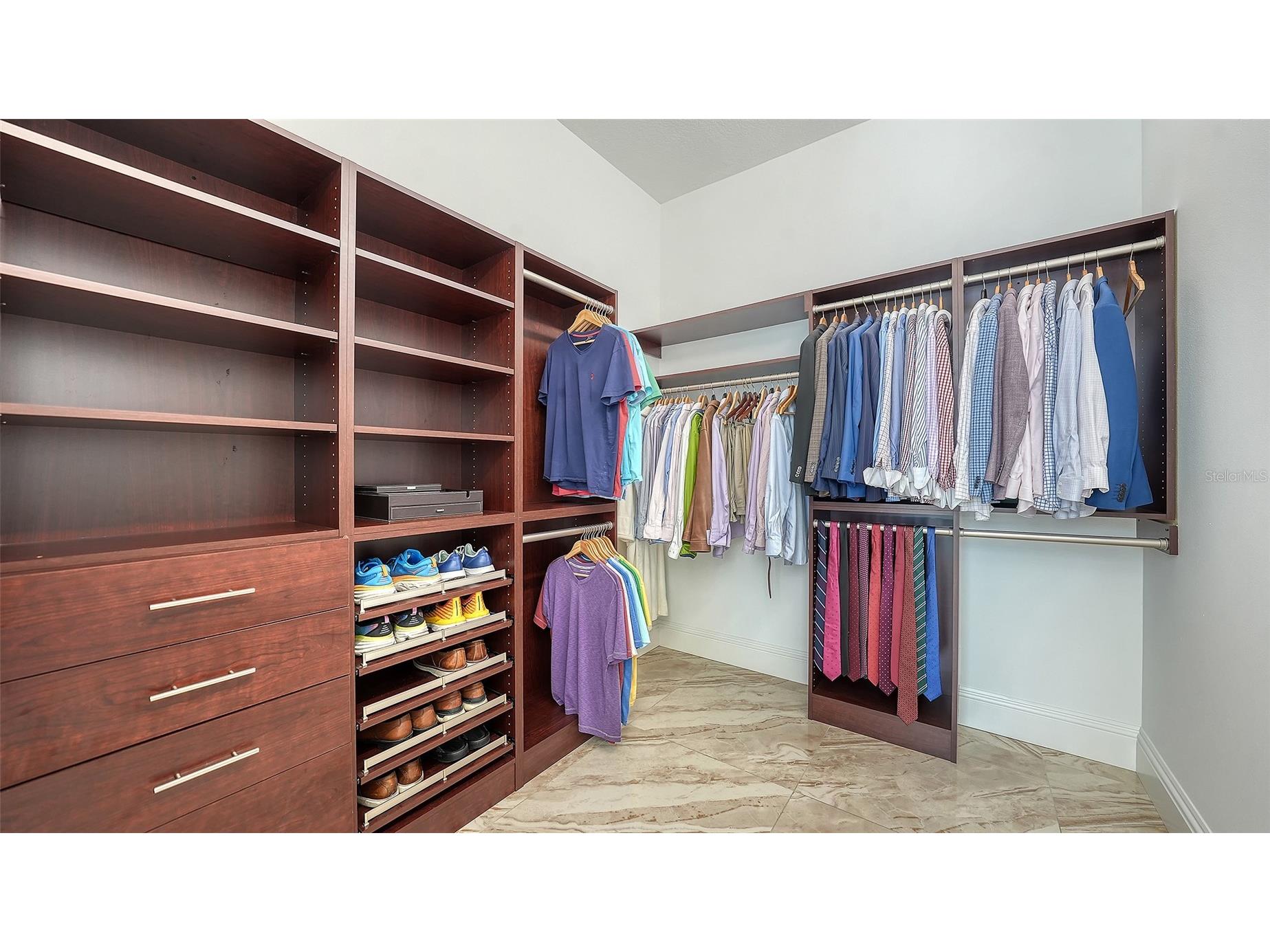 1350 Main Street #PH-1701 Sarasota FL 34236 A4681396 image16