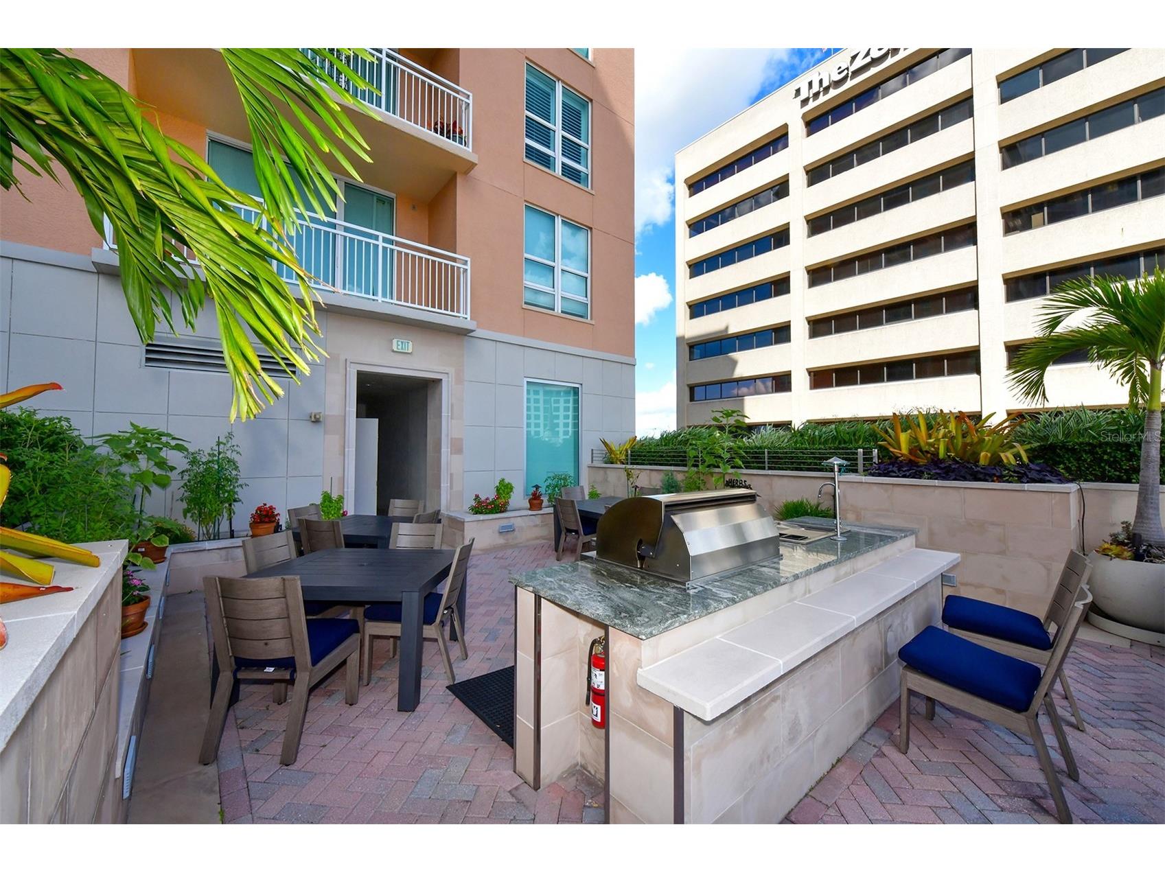 1350 Main Street #PH-1701 Sarasota FL 34236 A4681396 image26