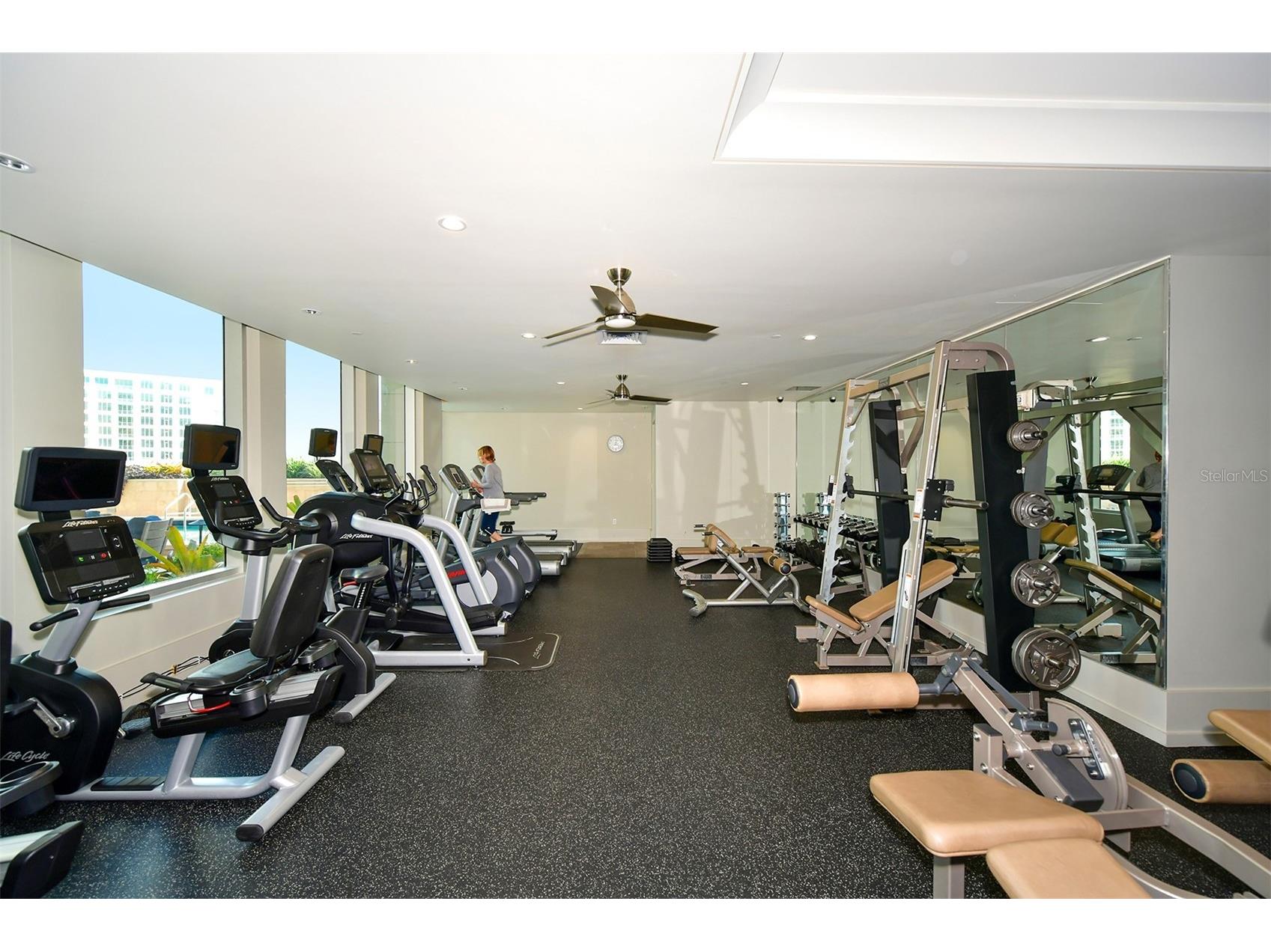 1350 Main Street #PH-1701 Sarasota FL 34236 A4681396 image29