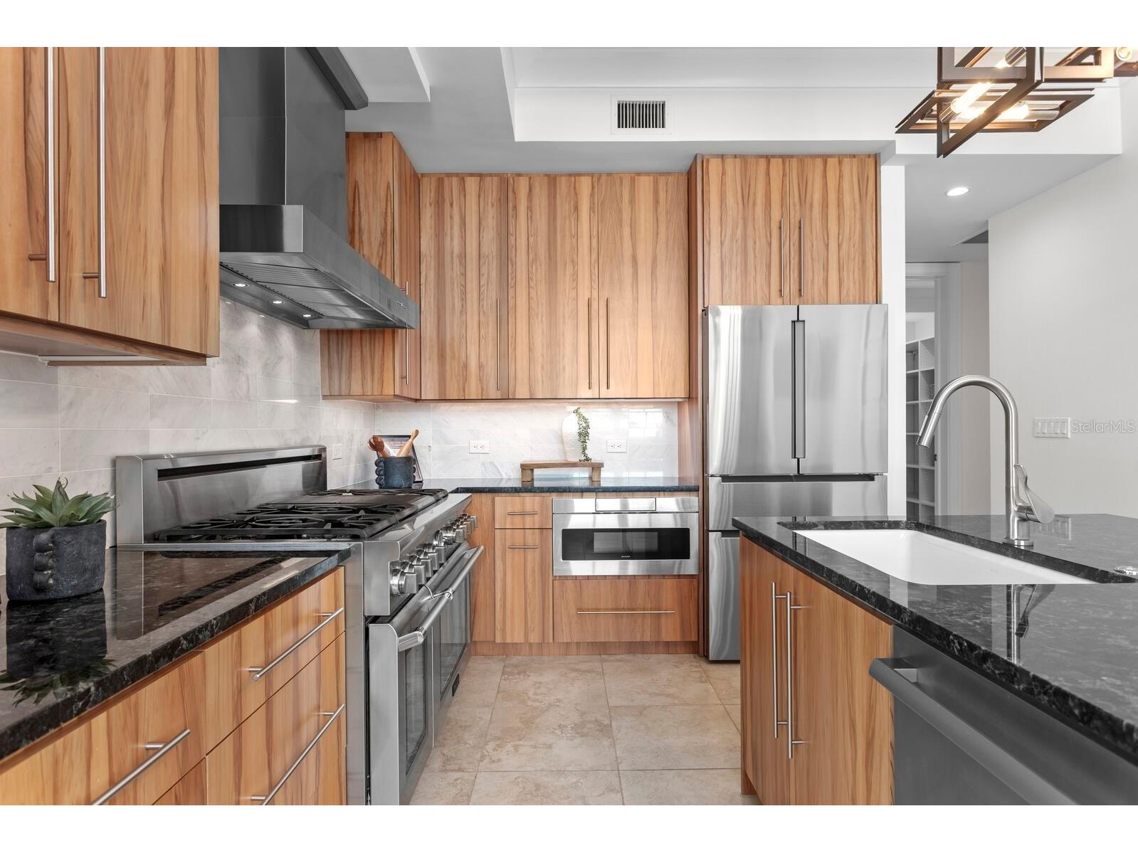 1350 Main Street #PH1600 Sarasota FL 34236 A4666660 image13