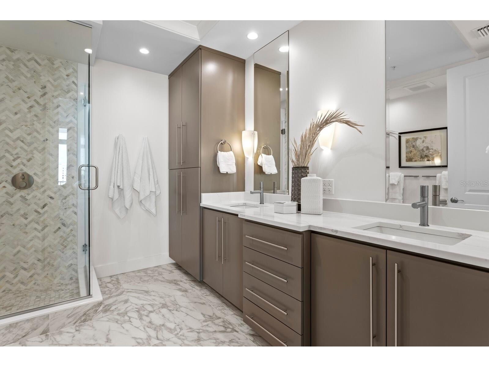 1350 Main Street #PH1600 Sarasota FL 34236 A4666660 image26