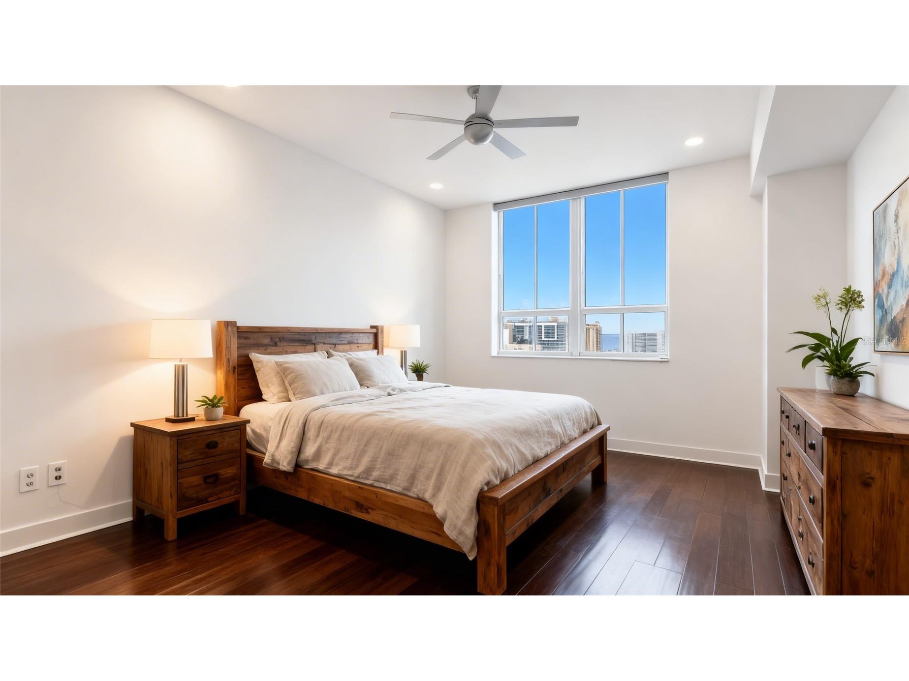 1350 Main Street #PH1600 Sarasota FL 34236 A4666660 image34