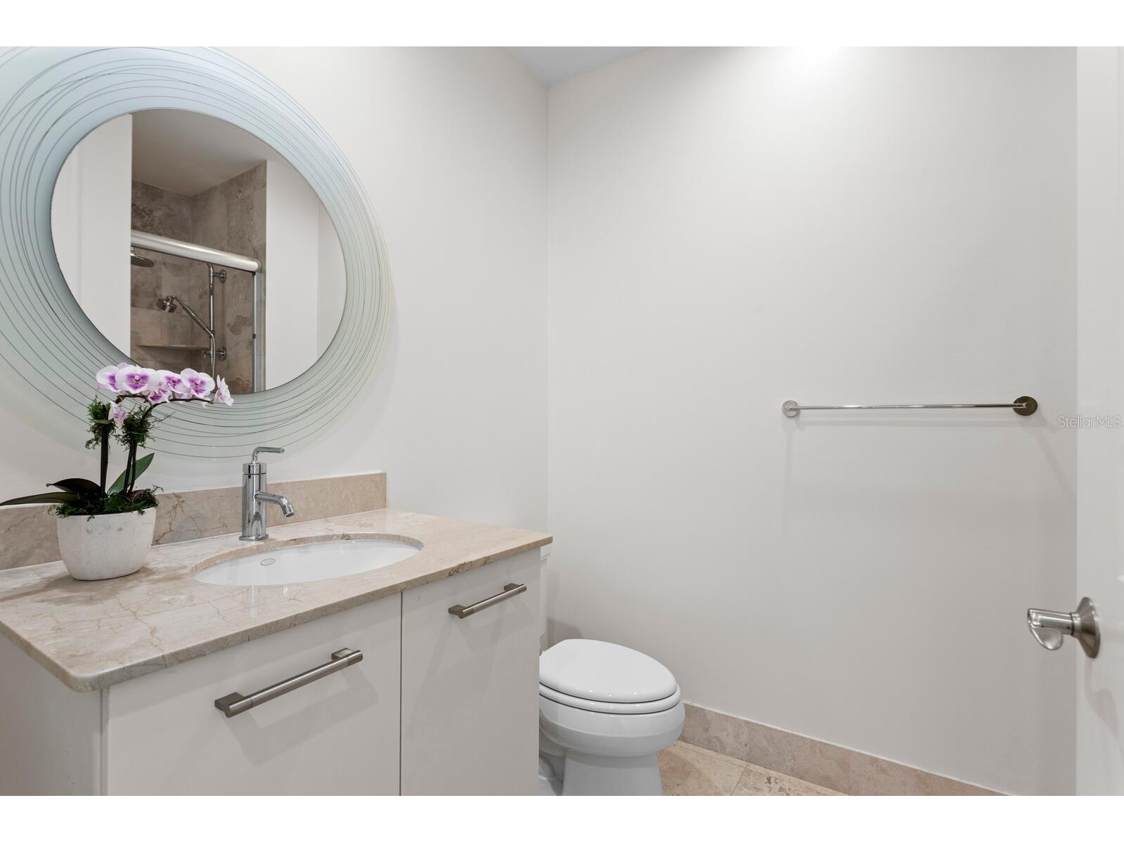 1350 Main Street #PH1600 Sarasota FL 34236 A4666660 image38