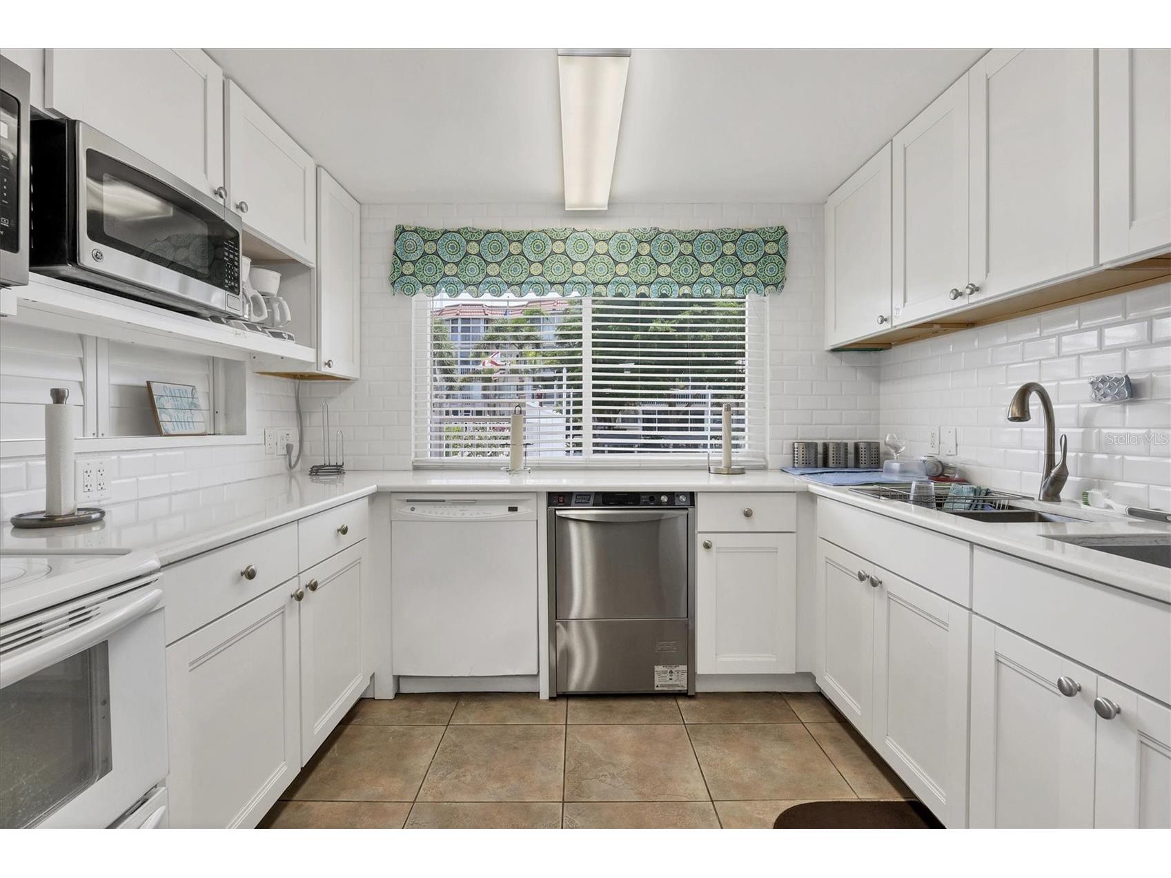1350 N Portofino Drive #107 Sarasota FL 34242 A4662545 image39