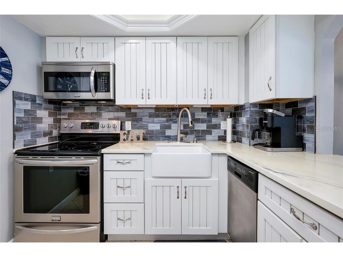 1350 N Portofino Drive #207 Sarasota FL 34242 A4612491 image5