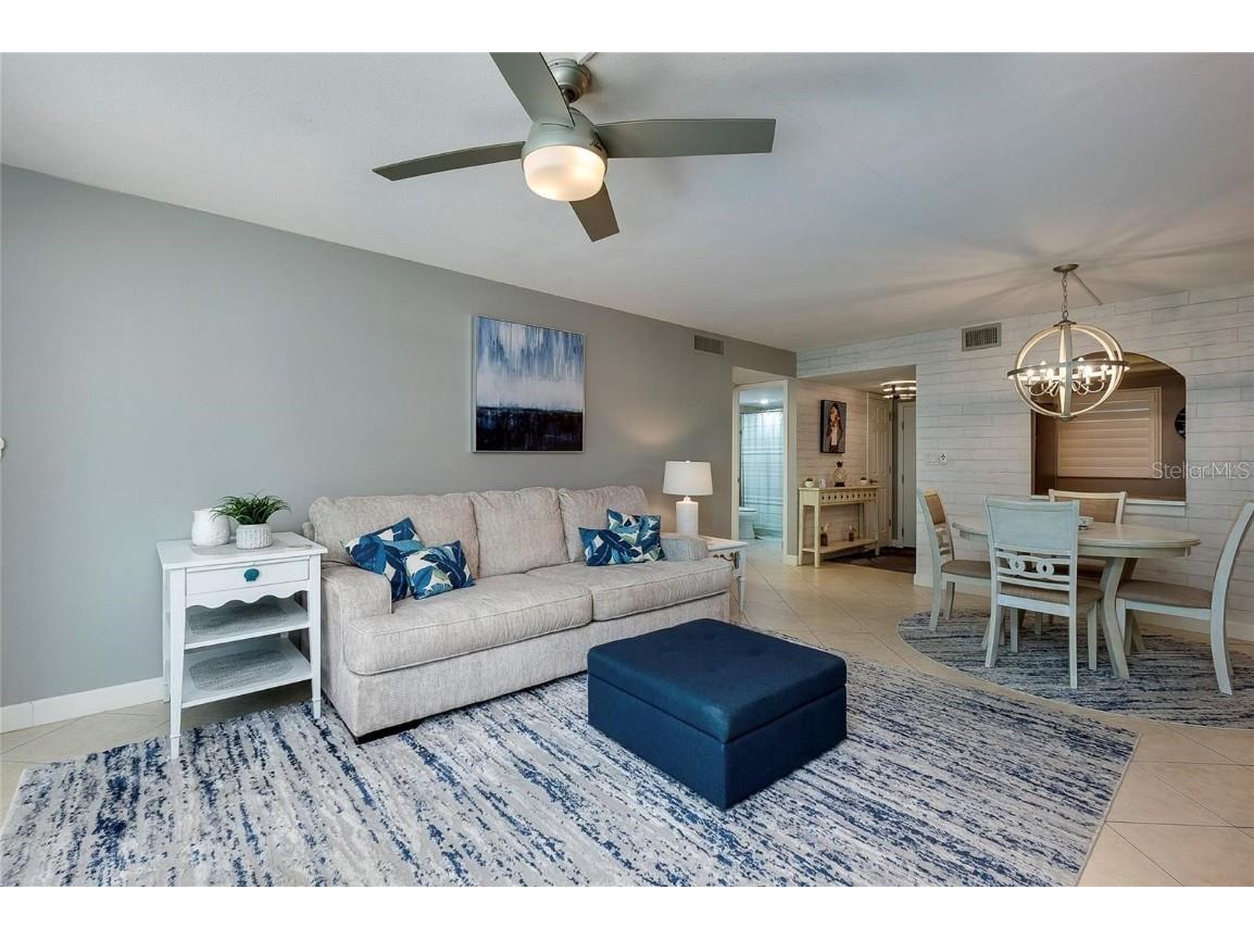 1350 N Portofino Drive #207 Sarasota FL 34242 A4612491 image8