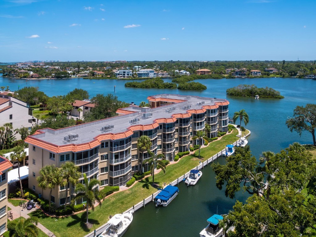 1350 N Portofino Drive #209TAR Sarasota FL 34242 - INTRACOASTAL A4570206 image1