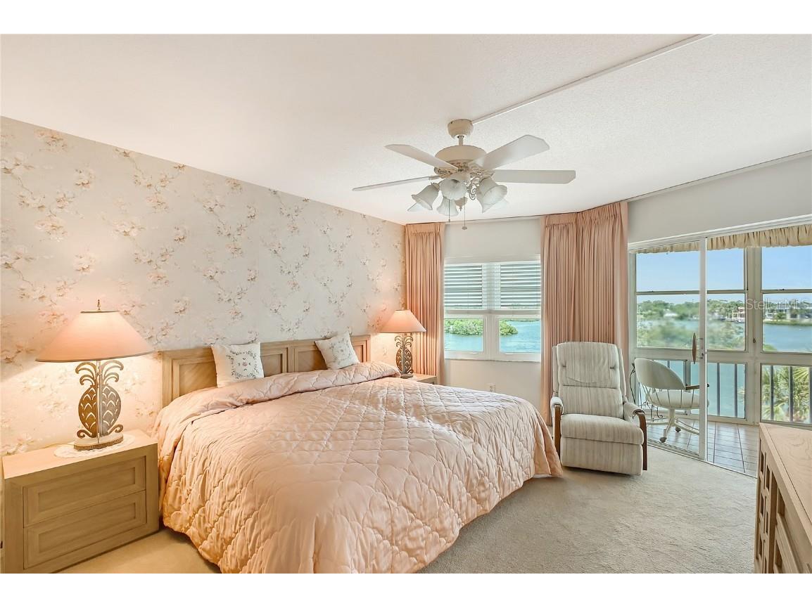 1350 N Portofino Drive #402 Sarasota FL 34242 A4654820 image15