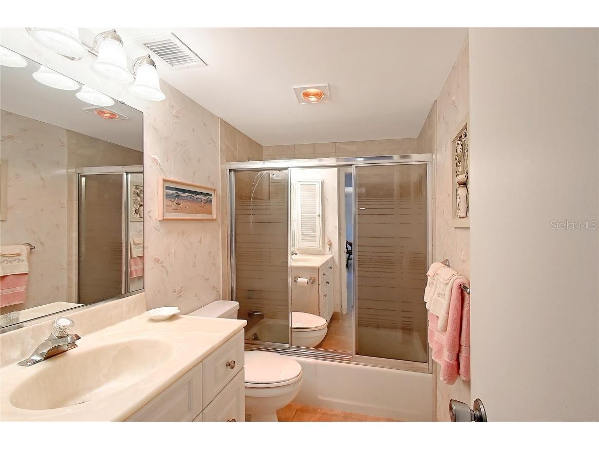 1350 N Portofino Drive #402 Sarasota FL 34242 A4654820 image21