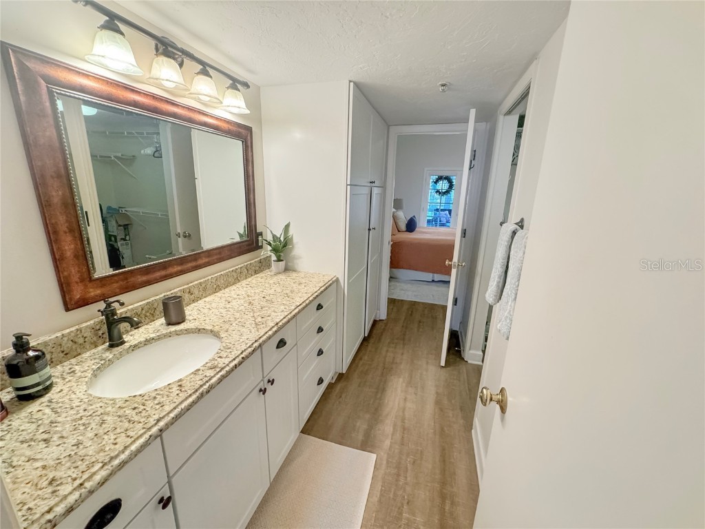 1350 Siesta Bayside Drive #1350-B Sarasota FL 34242 A4594300 image13