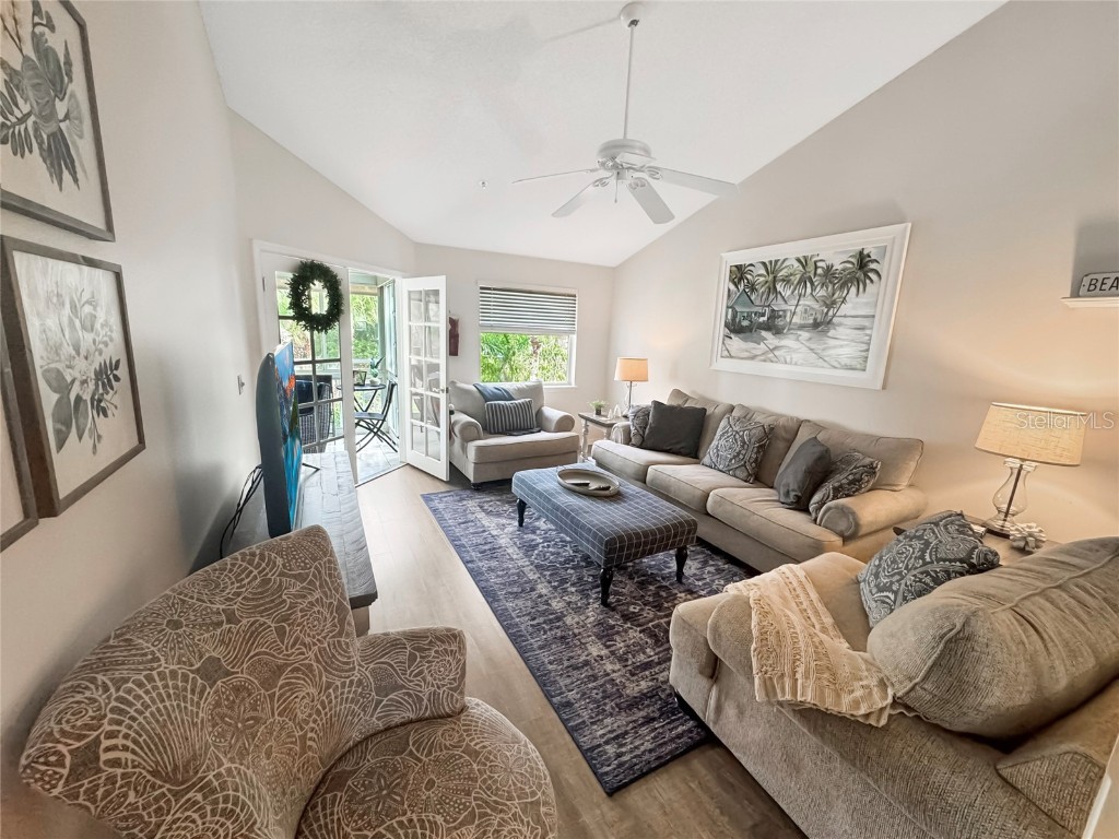 1350 Siesta Bayside Drive #1350-B Sarasota FL 34242 A4594300 image5