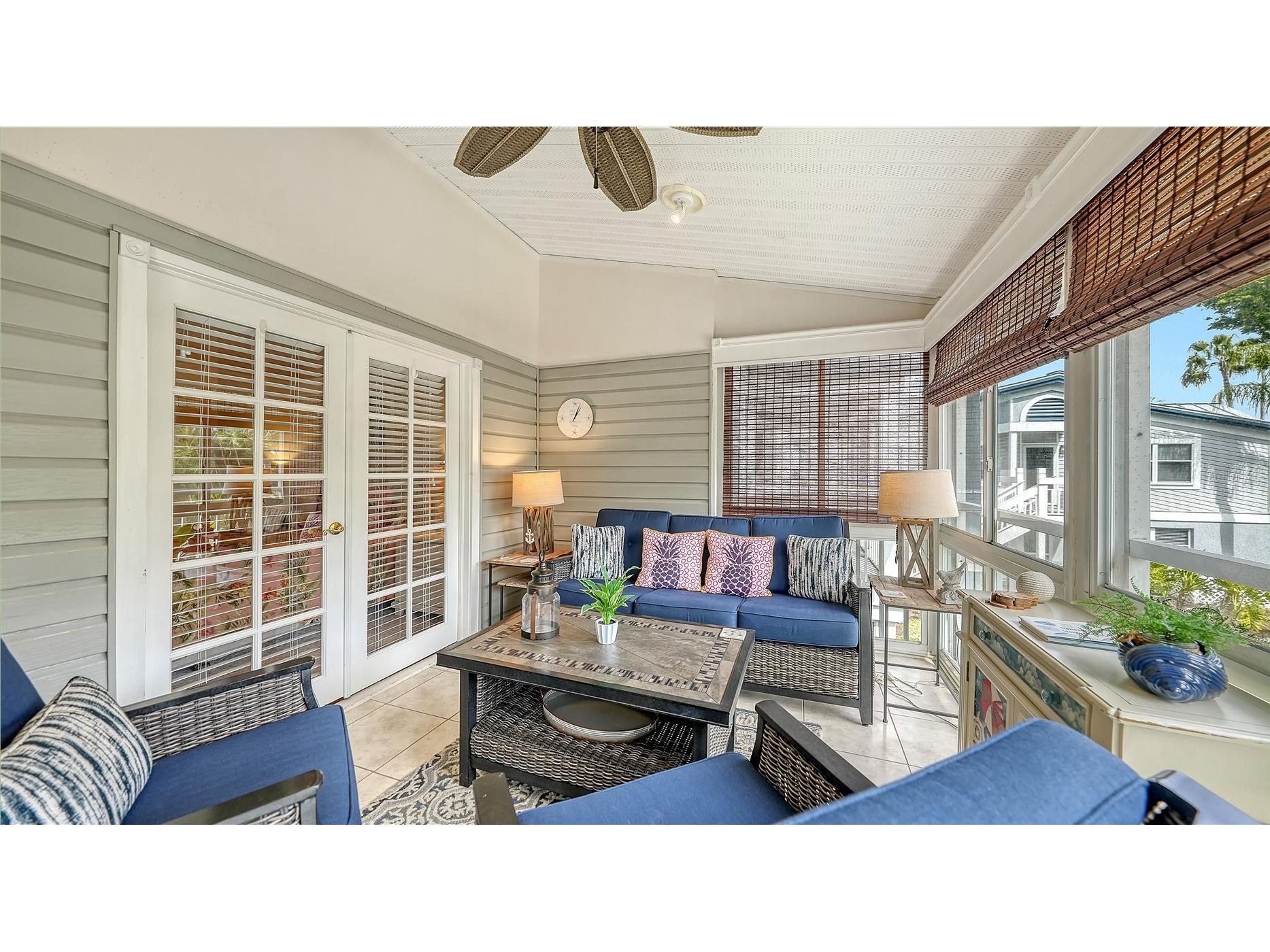 1350 Siesta Bayside Drive #1350B Sarasota FL 34242 A4683073 image18