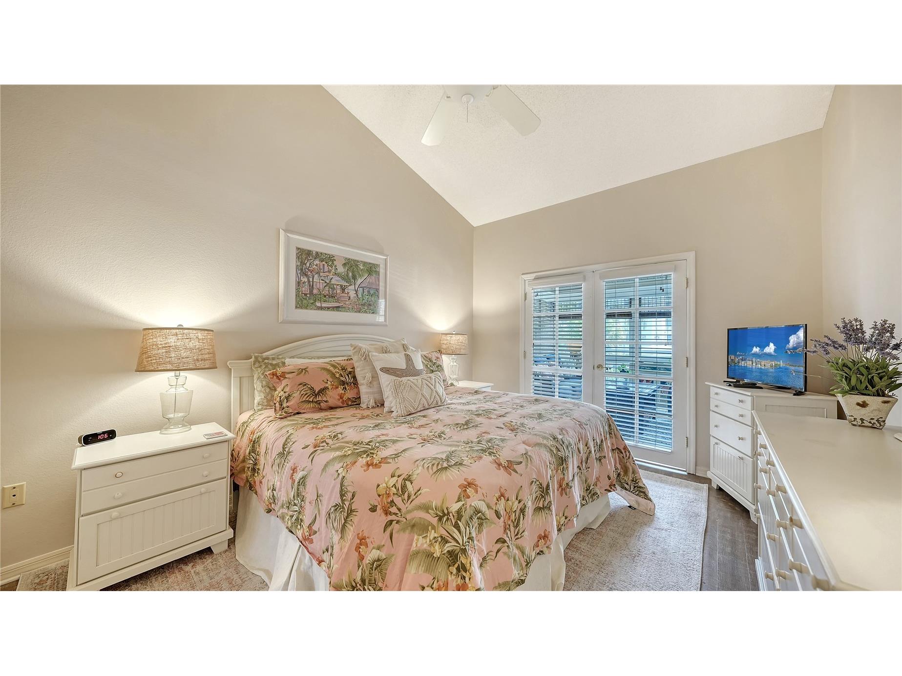 1350 Siesta Bayside Drive #1350B Sarasota FL 34242 A4683073 image19