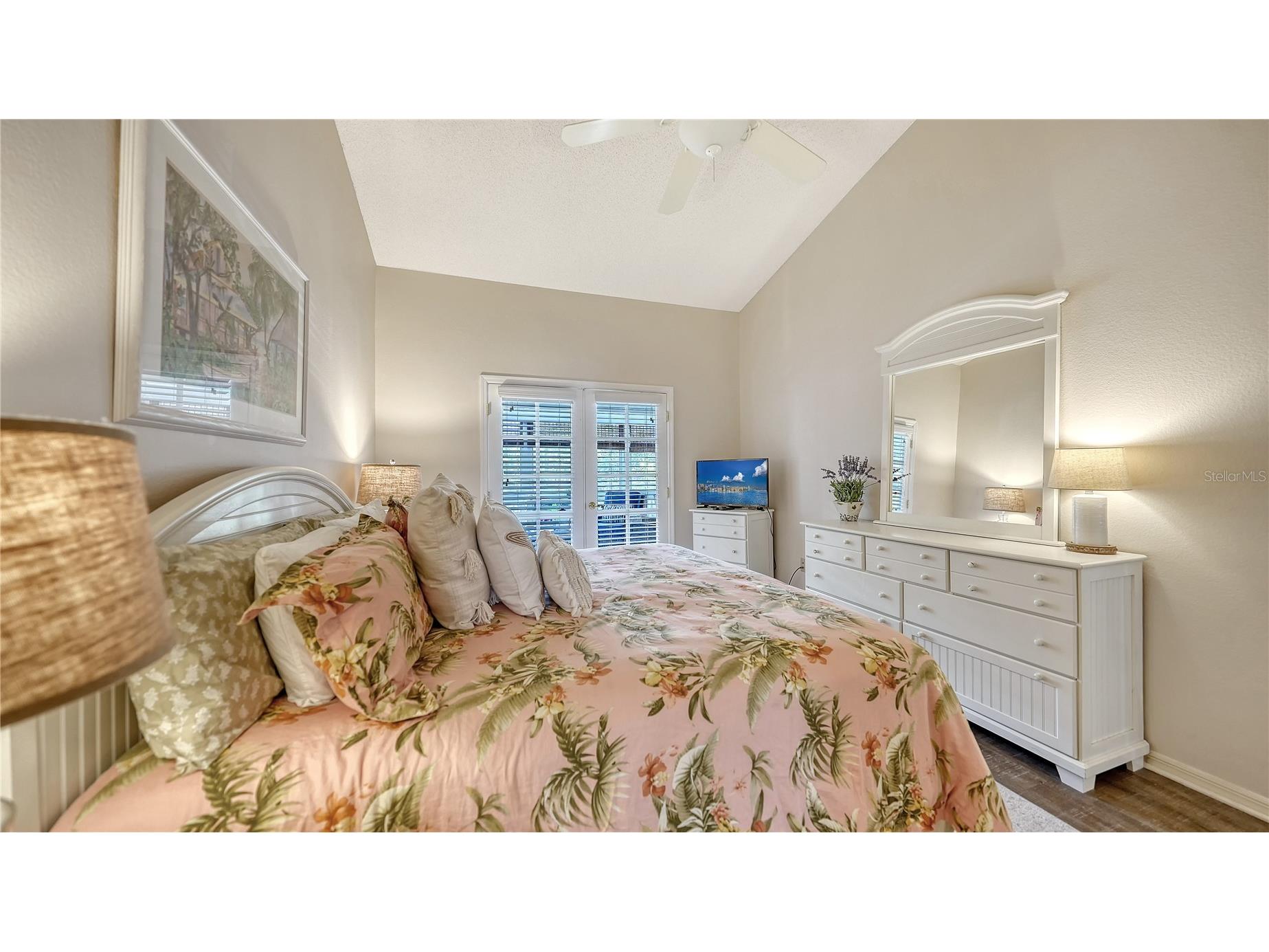 1350 Siesta Bayside Drive #1350B Sarasota FL 34242 A4683073 image20