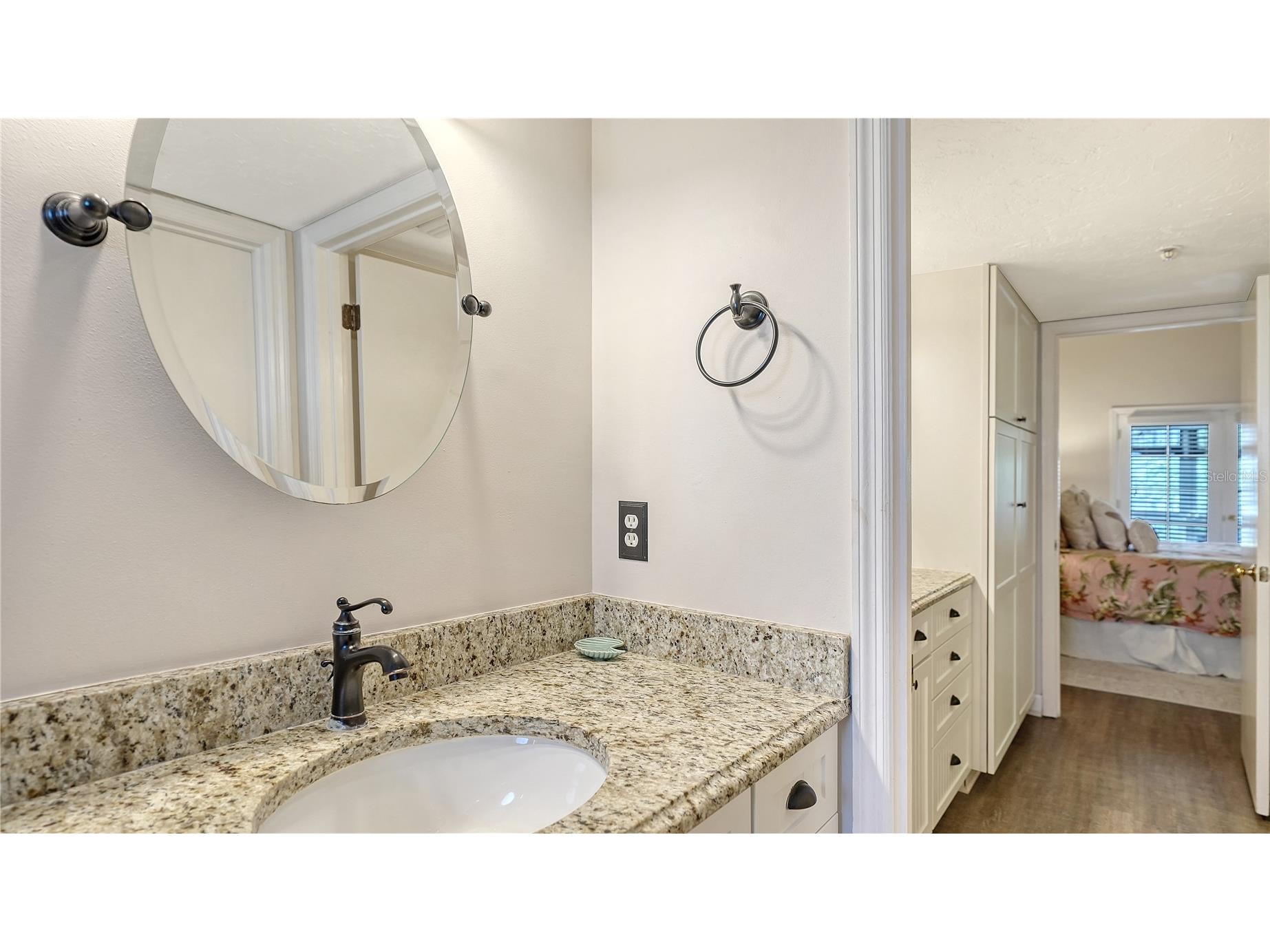 1350 Siesta Bayside Drive #1350B Sarasota FL 34242 A4683073 image22