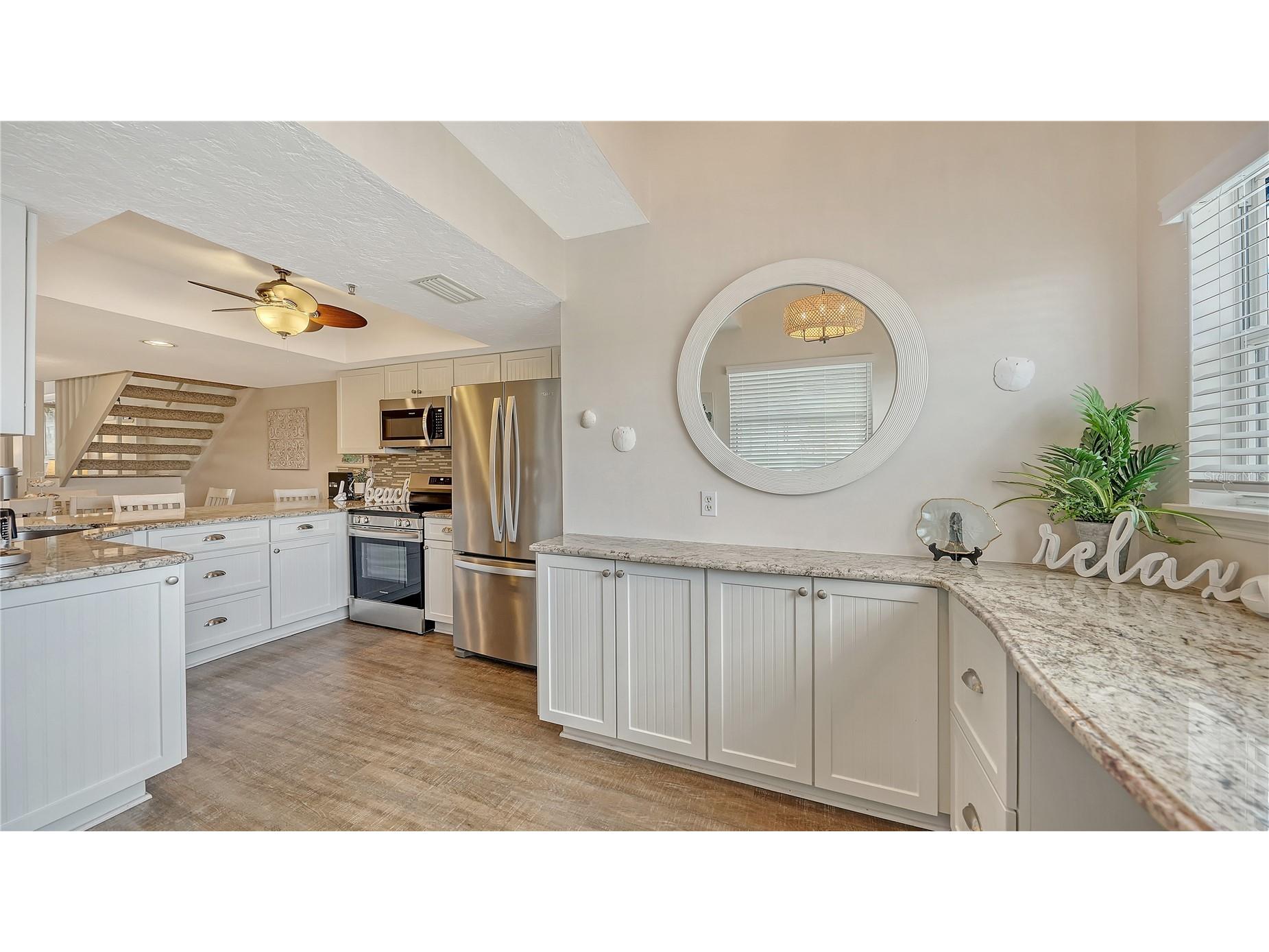 1350 Siesta Bayside Drive #1350B Sarasota FL 34242 A4683073 image5