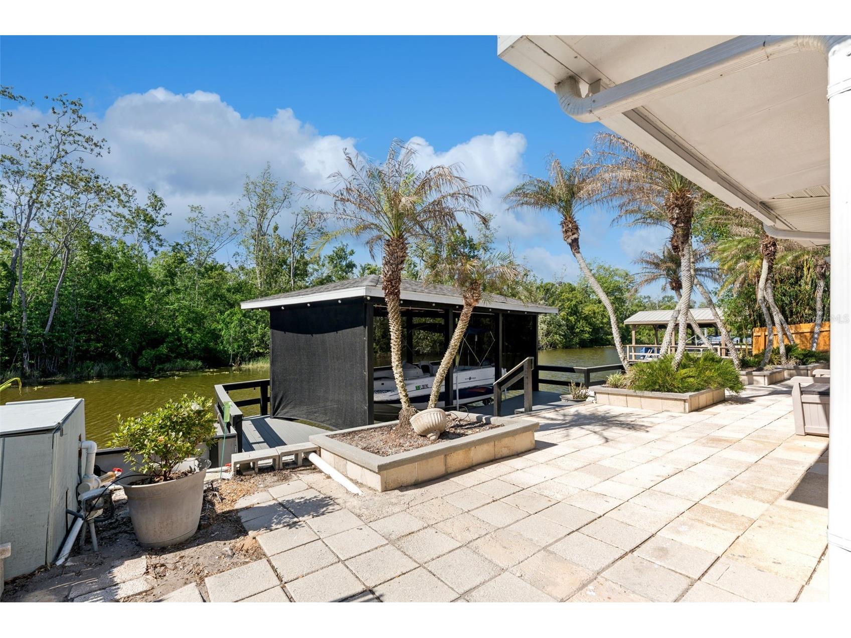 13502 Country Club Drive Tavares FL 32778 - LITTLE LAKE HARRIS G5111423 image2