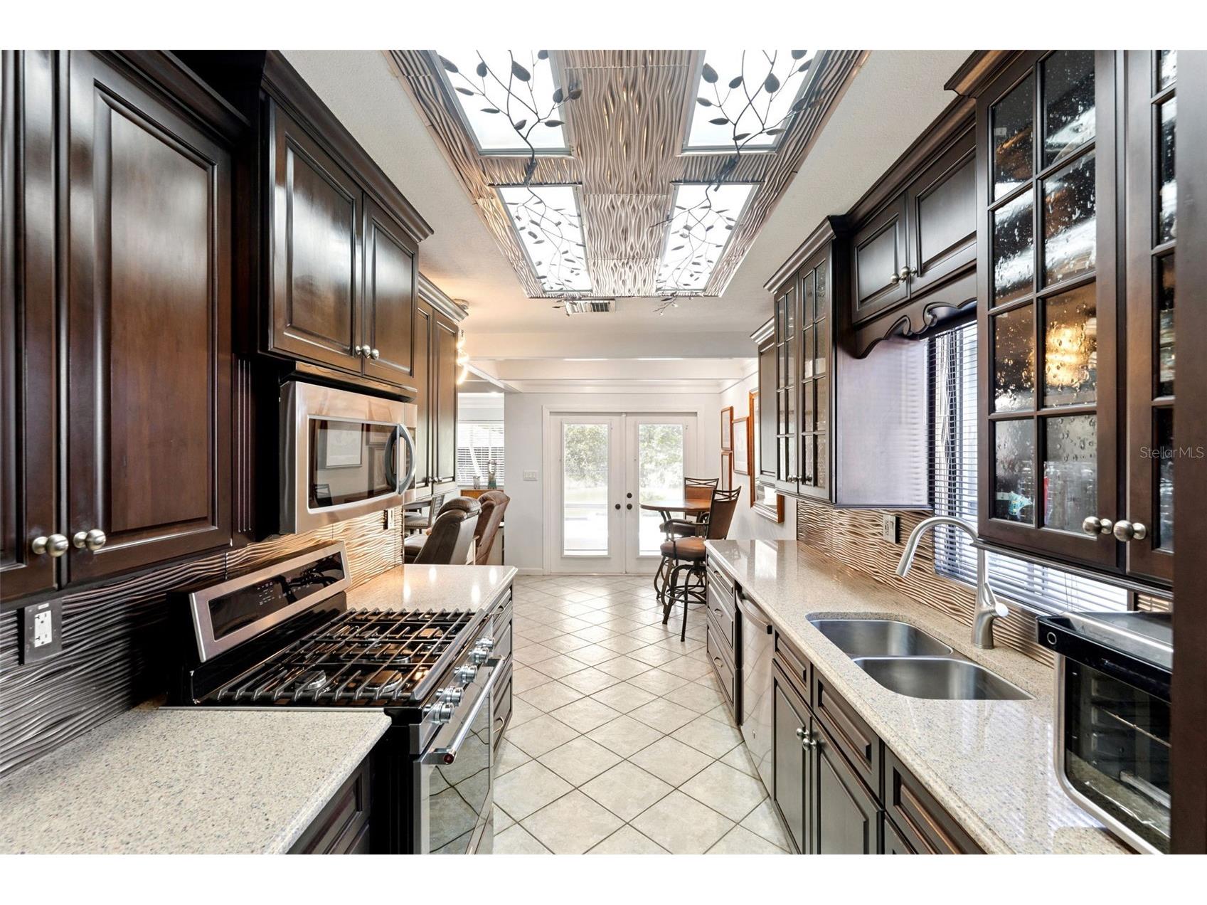 13502 Country Club Drive Tavares FL 32778 - LITTLE LAKE HARRIS G5111423 image8