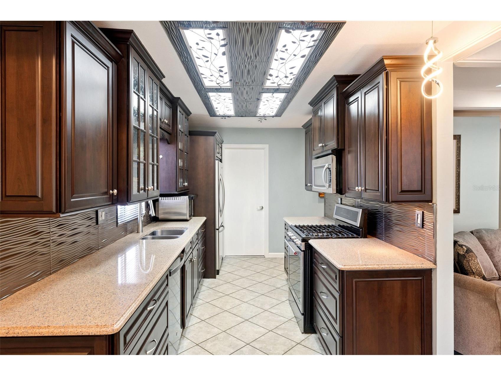 13502 Country Club Drive Tavares FL 32778 - LITTLE LAKE HARRIS G5111423 image9