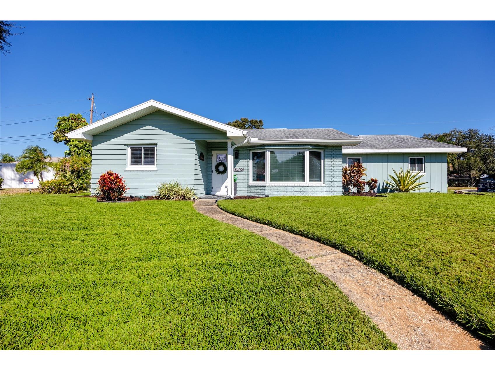 13509 99th Avenue Seminole FL 33776 TB8445584 image1