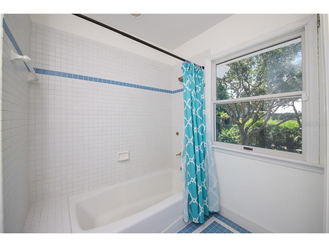 1351 Dixie Lee Lane Sarasota FL 34231 A4668211 image20