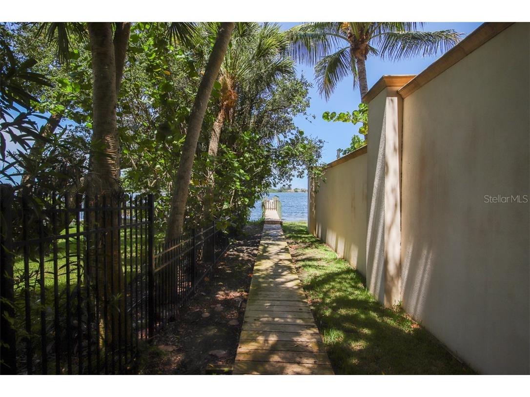 1351 Dixie Lee Lane Sarasota FL 34231 A4668211 image46