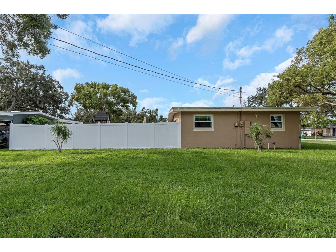 1351 Fairfax Road Clearwater FL 33764 TB8425615 image5