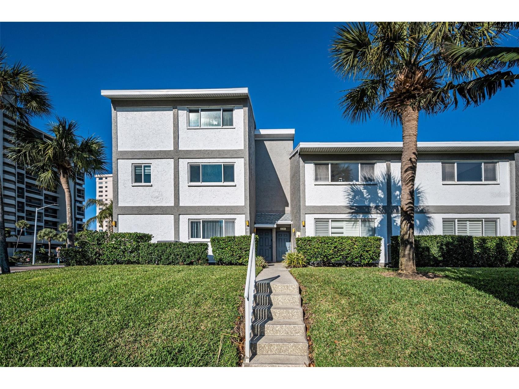 1351 Gulf Boulevard #201 Clearwater Beach FL 33767 - INTRACOASTAL WATERWAY TB8477905 image1