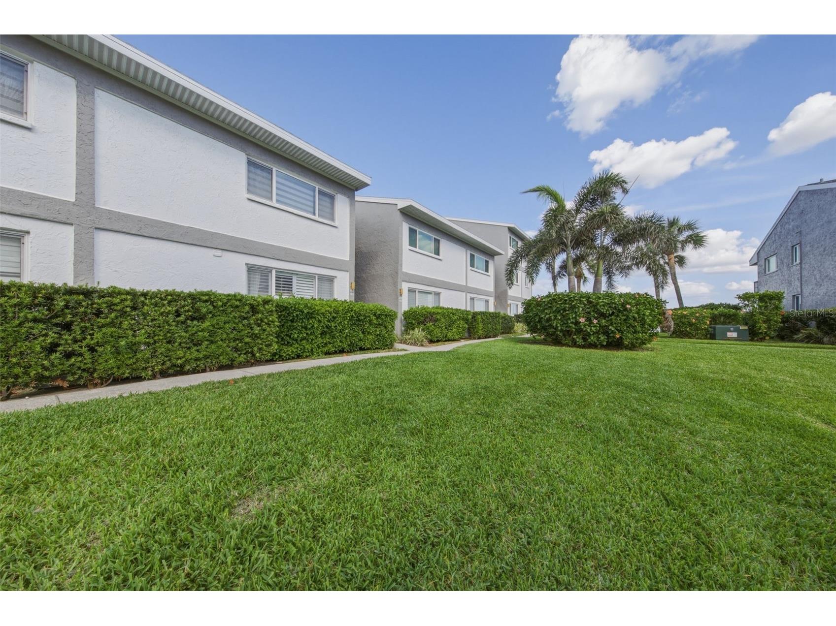 1351 Gulf Boulevard #202 Clearwater Beach FL 33767 TB8497477 image2
