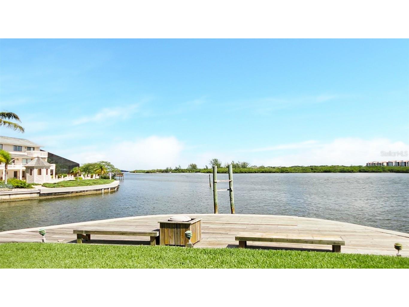 1351 Siesta Bayside Drive #1351-D Sarasota FL 34242 A4589578 image18