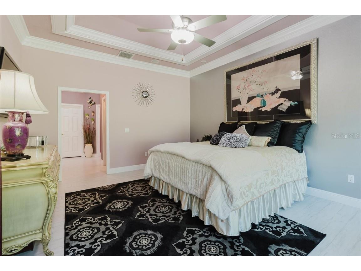 13510 Westshire Drive Tampa FL 33618 TB8448568 image38