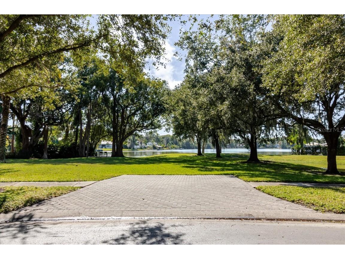 13510 Westshire Drive Tampa FL 33618 TB8448568 image94