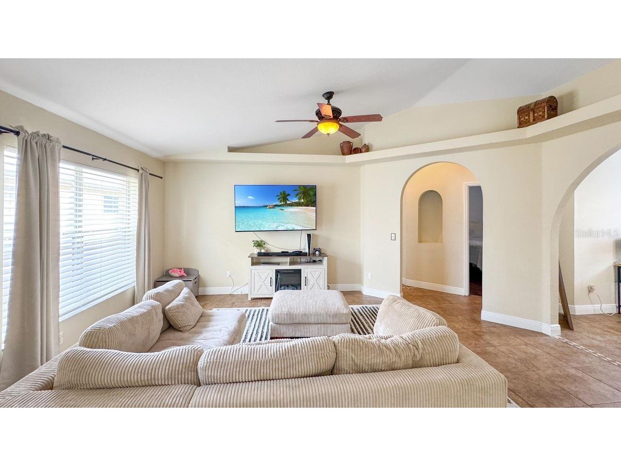 1352 Daniel Cove Drive Winter Garden FL 34787 S5133590 image4