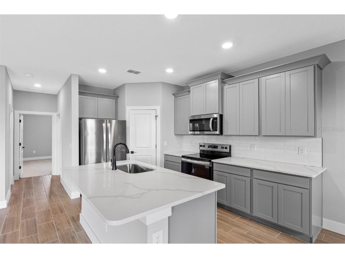 13521 Walden Sheffield Road Dover FL 33527 TB8453887 image3