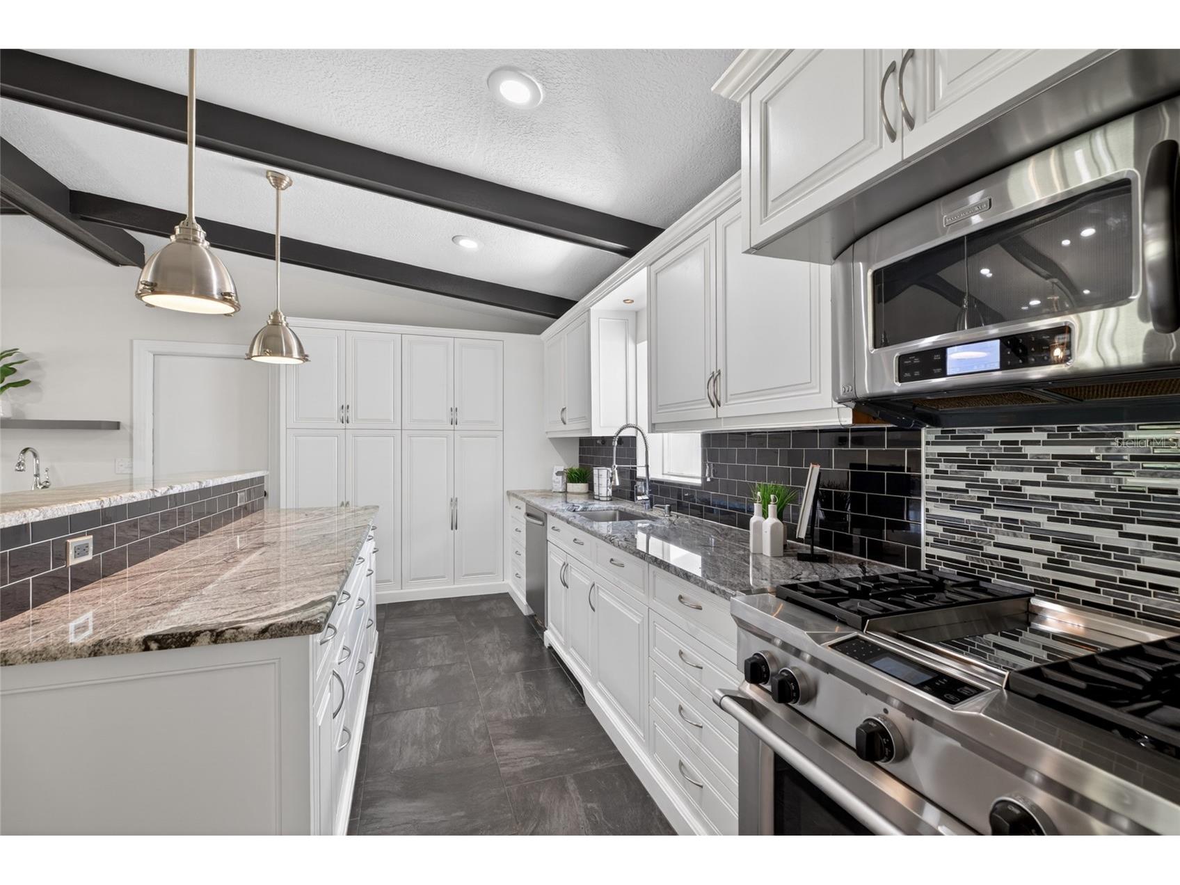 13522 Avista Drive Tampa FL 33624 TB8499389 image28