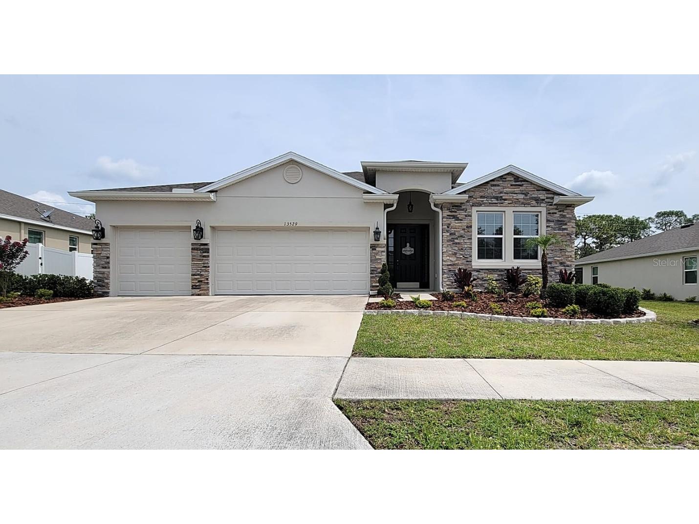 13529 Blythewood Drive Spring Hill FL 34609 W7852631 image1