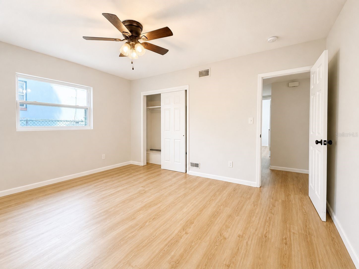 1353 Lakeview Road Clearwater FL 33756 TB8491286 image6