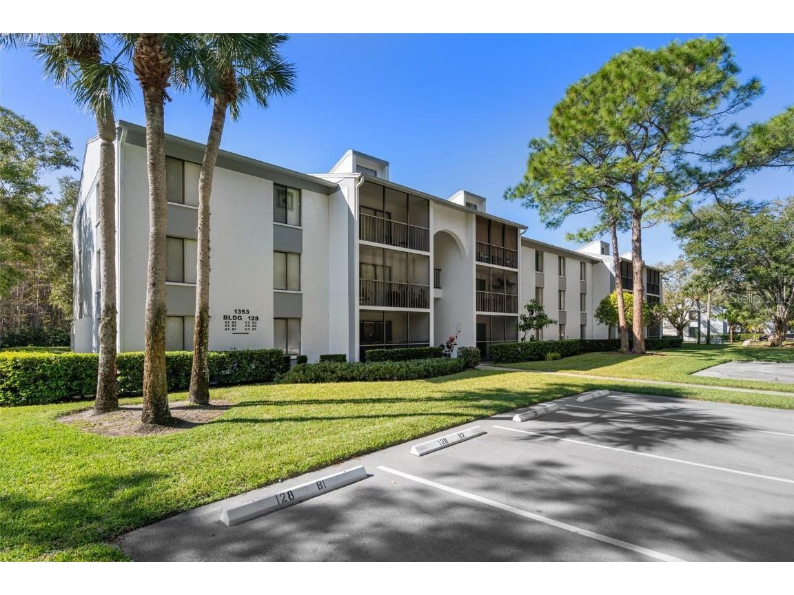 1353 Pine Ridge Circle E #H3 Tarpon Springs FL 34688 U8220386 image1